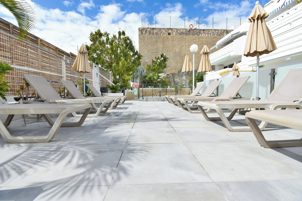 Calypso Oasis Apartments 59/65