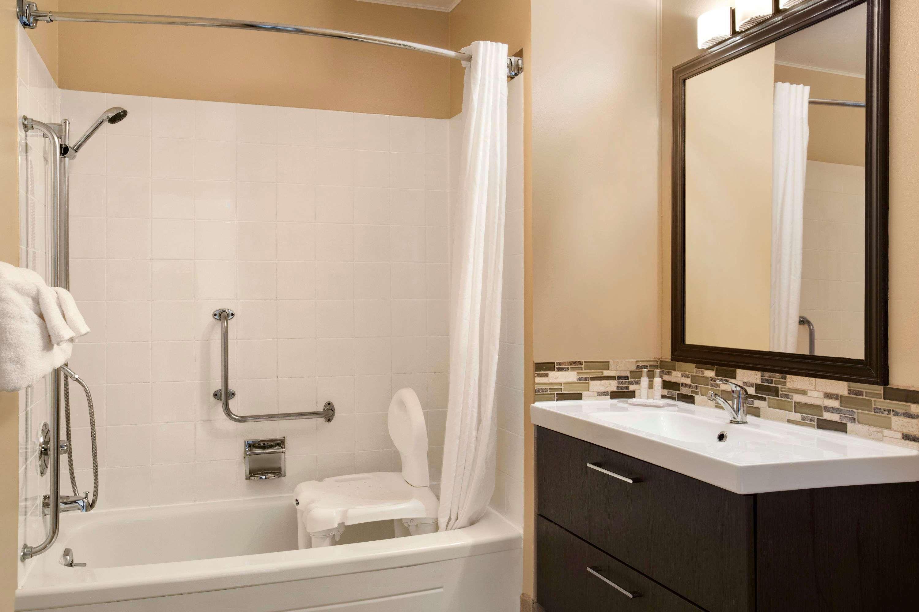 Travelodge By Wyndham Kenora 32/34