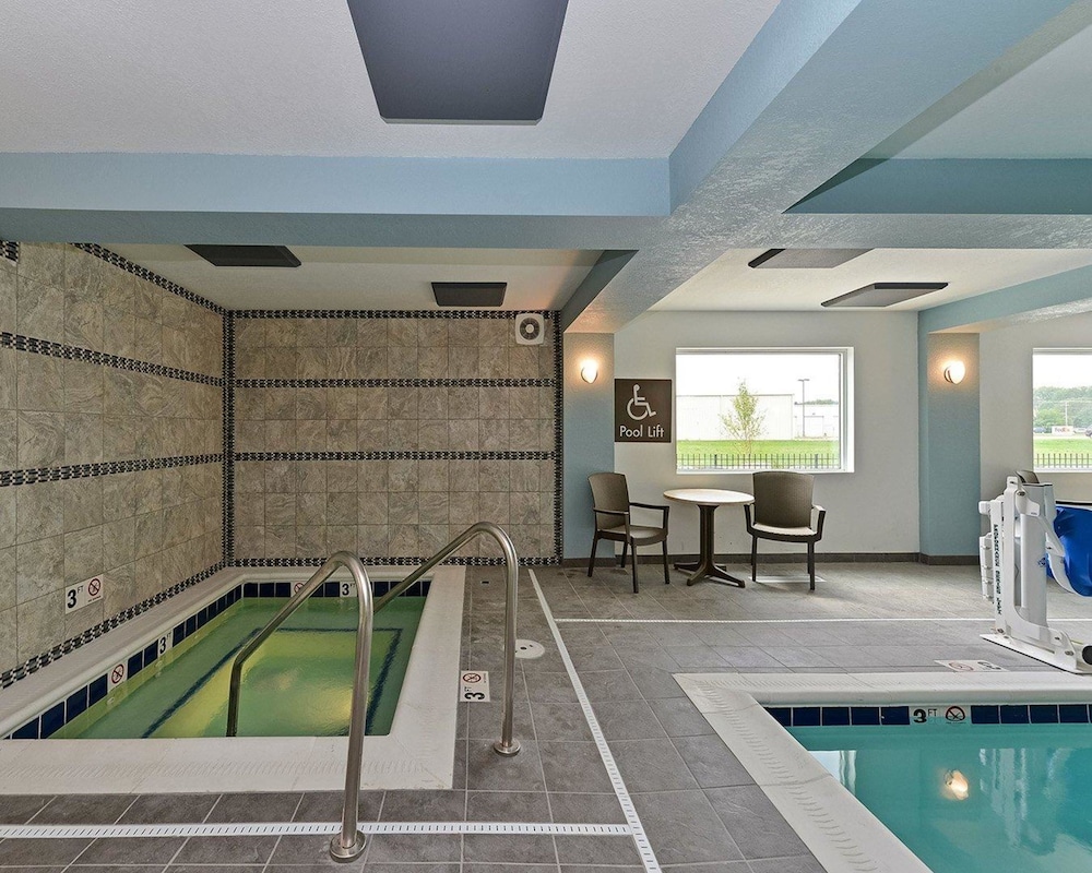 Comfort Inn & Suites Springfield I-55 10/37
