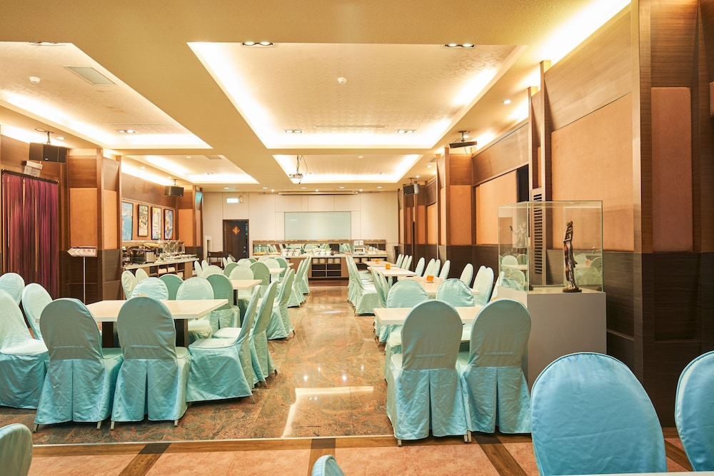 Fu Hsiang Hotel 56/68