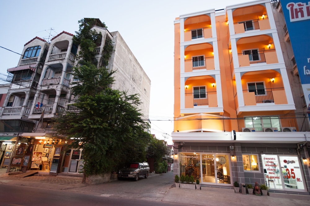 Hoppers Place Donmuang Hostel 6/46
