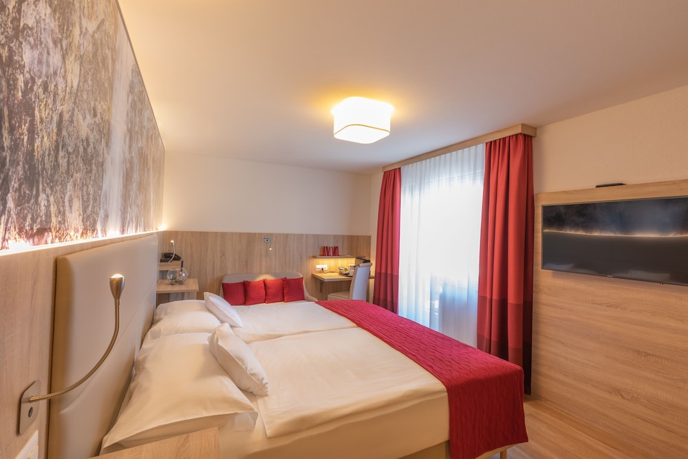 HOTEL SONNE 4/32