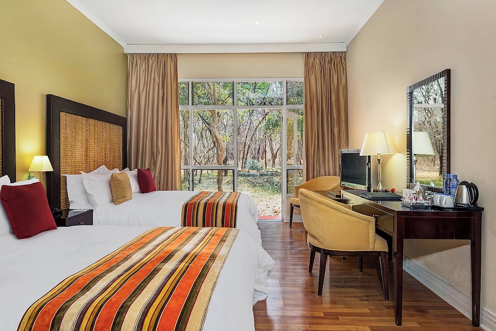 Protea Hotel by Marriott Lusaka Safari Lodge 9/50