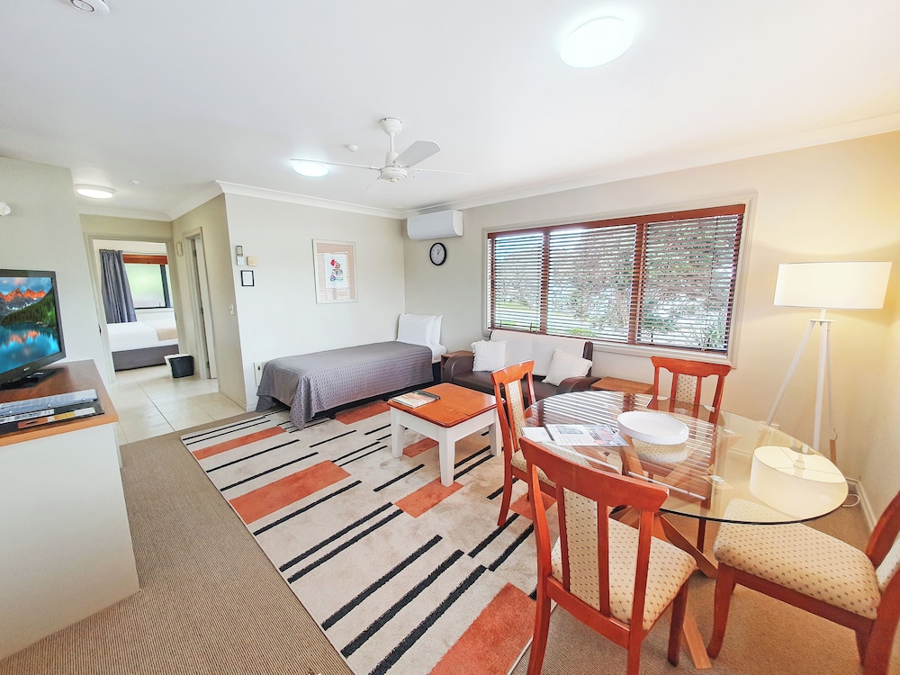 Whangaparaoa Lodge Motel 43/70