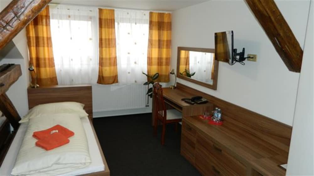 Hotel Maria 50/50