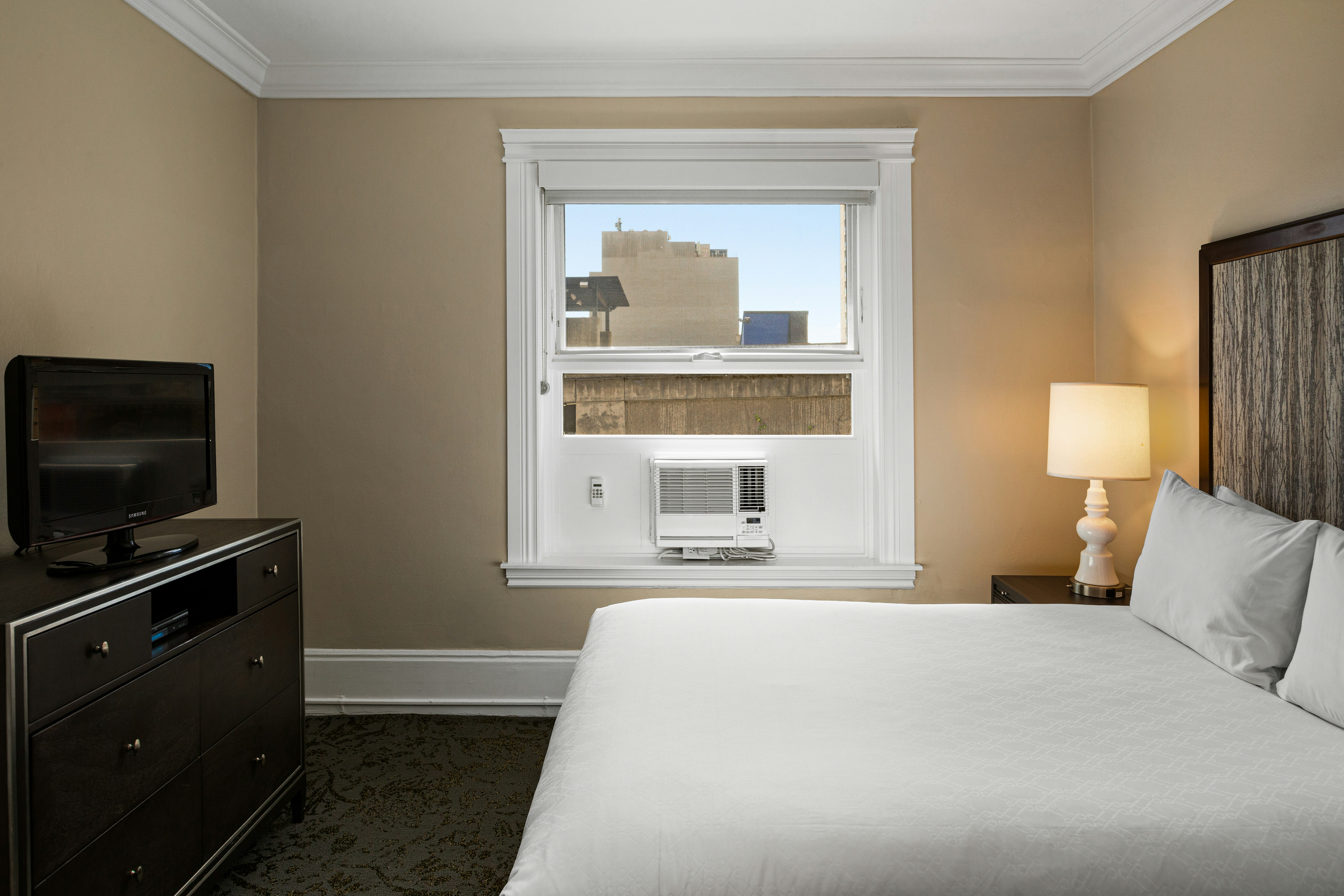 1 BEDROOM