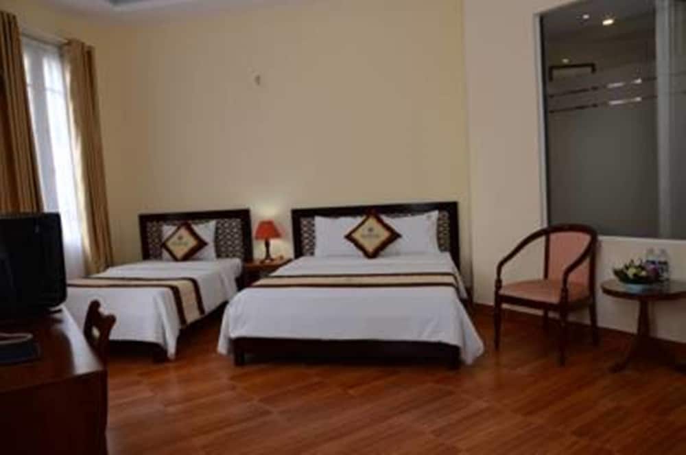Omega Hotel 16/54