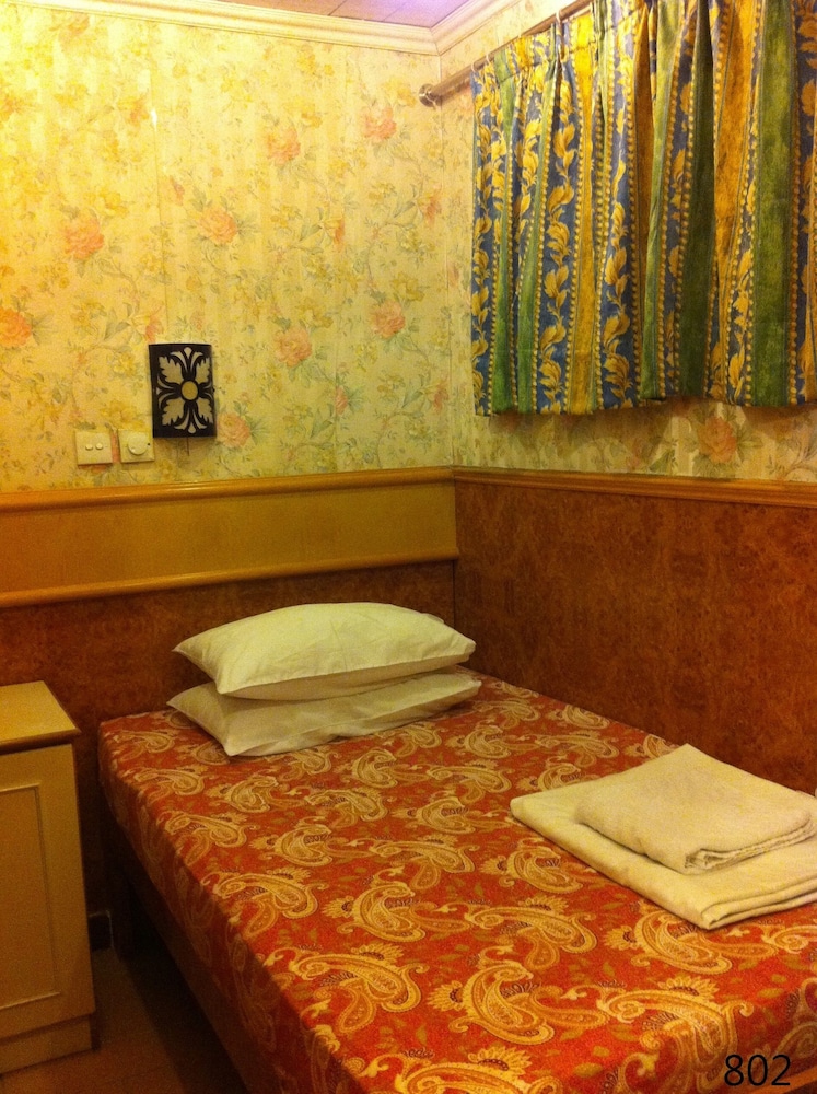 Kowloon New Hostel 30/35