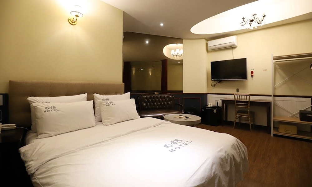 648 Hotel 20/57