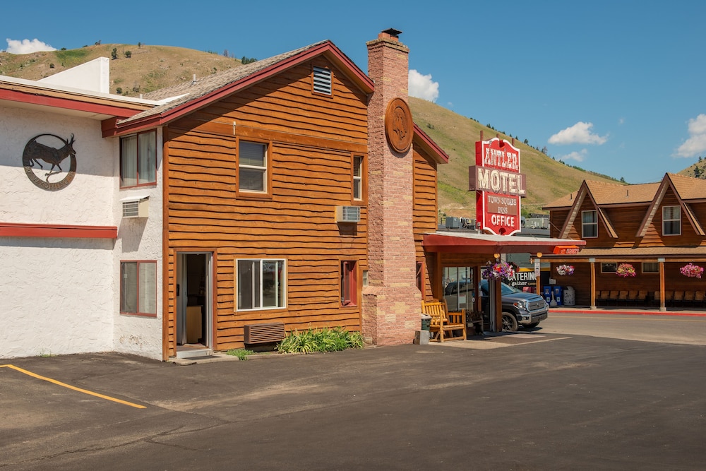 Antler Inn 5/47