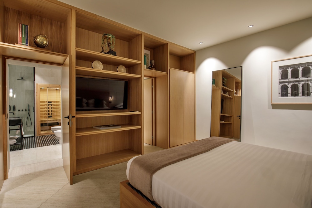 Luxury, Apartment, Queen Bed, Sofa, Terrace, Di Ripetta 229