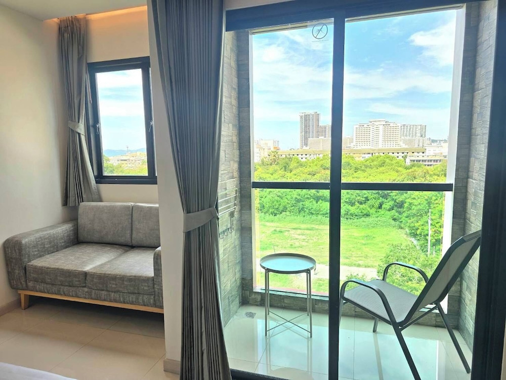 The TJ Hotel Pattaya 33/49