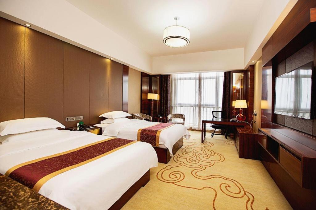 Zhengzhou Airport Hotel 16/43