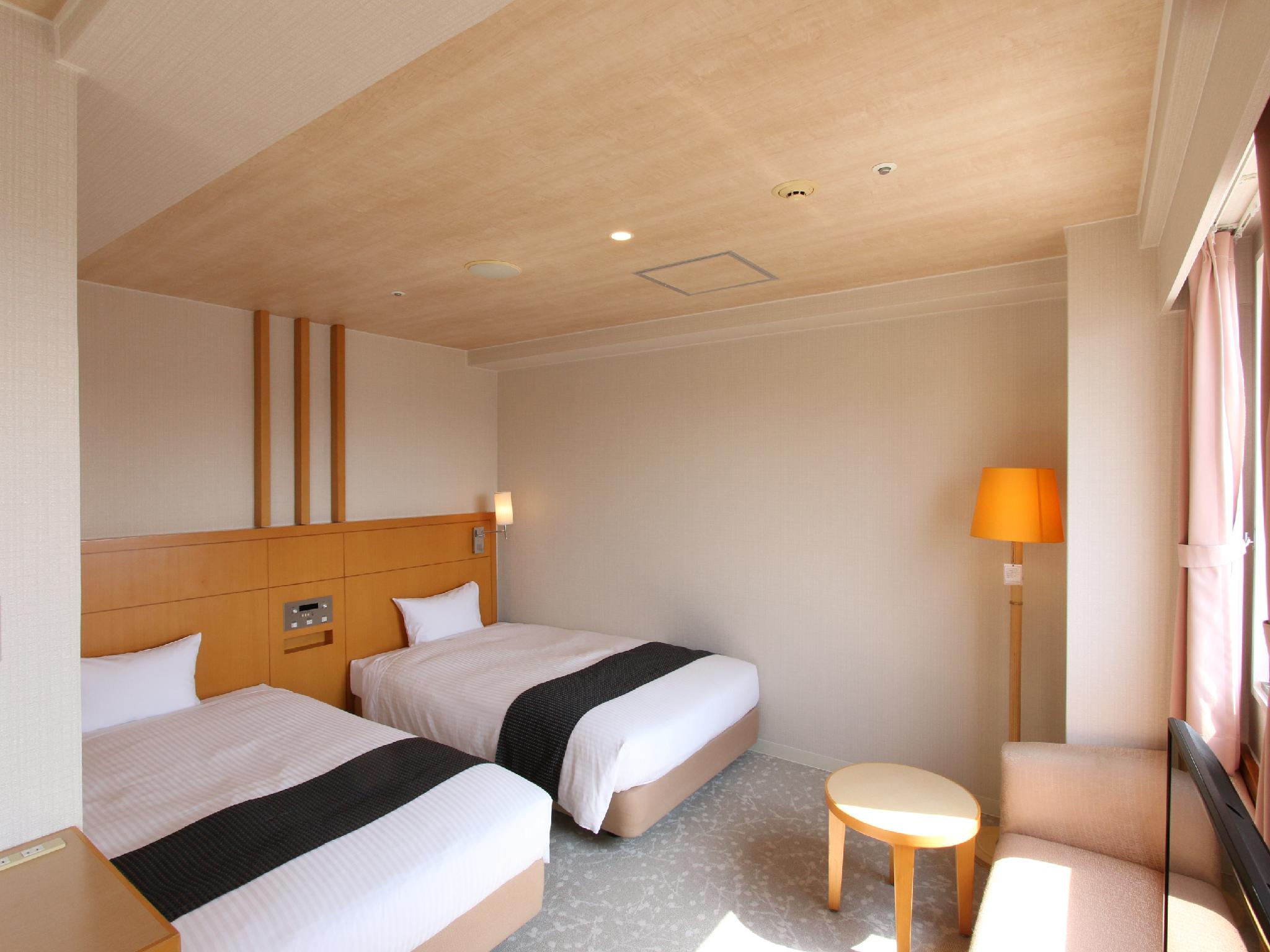 Standard, Twin Beds, Electronic Cigarette Only
