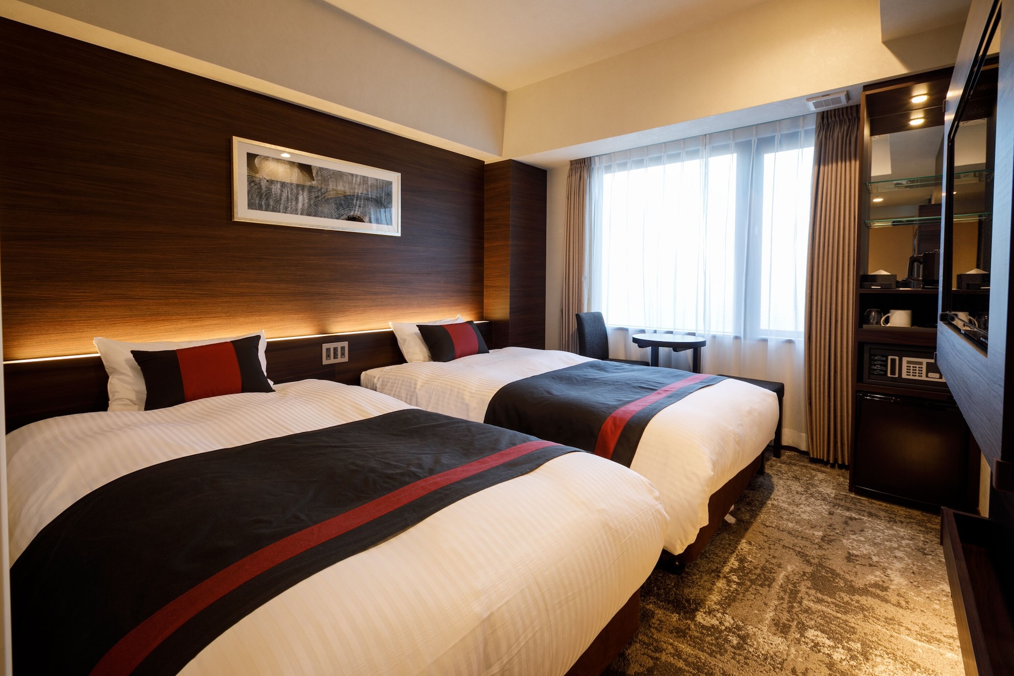 STANDARD, TWIN BEDS, PRIVATE BATHROOM