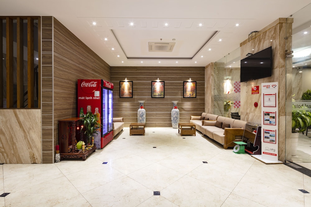 Maple Leaf Hotel & Apartment 56/75