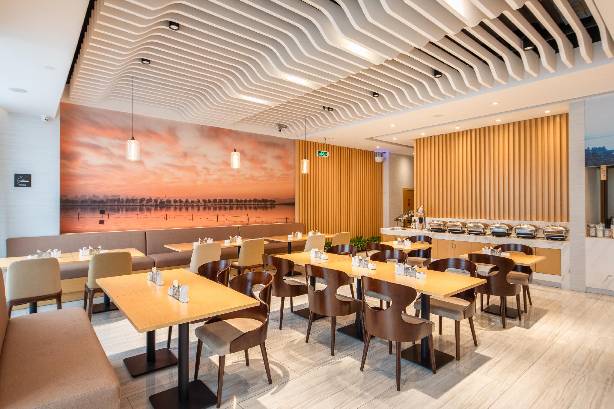 Rezen Select Hangzhou Xiaoshan Airport 24/28