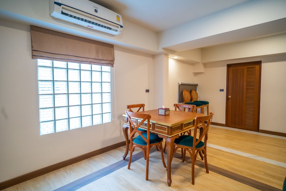 Siri Nakornpink Chiang Mai Hotel 59/75