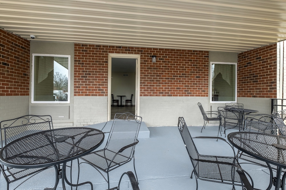 Red Roof Inn Leesburg 23/34