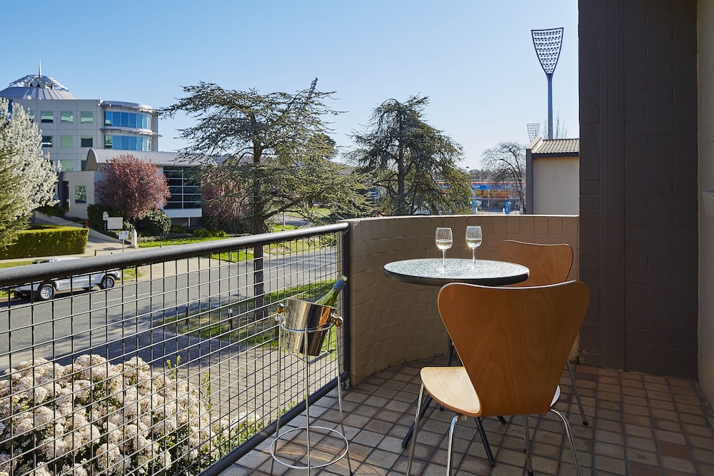 MANUKA PARK SERVICED APARTMENTS 13/58