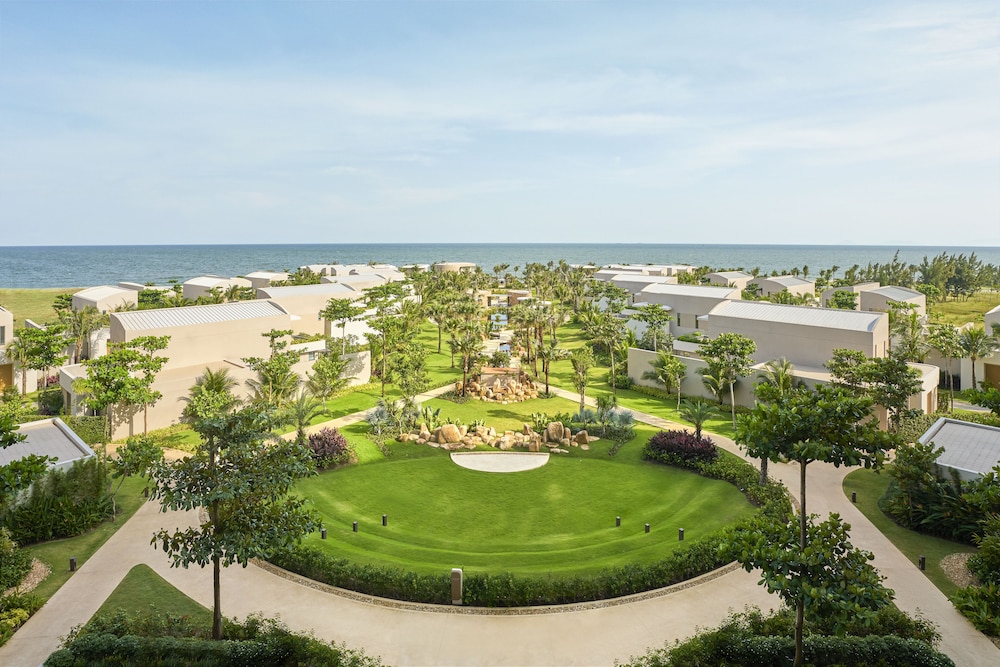 IXORA Ho Tram By Fusion 56/64