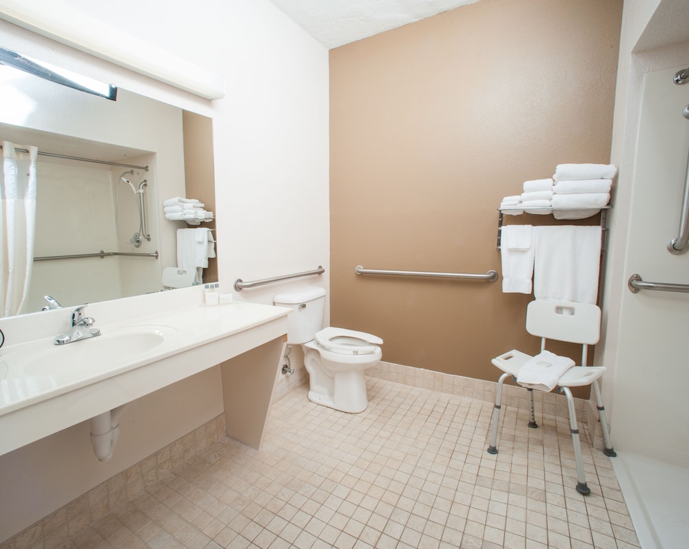 Northfield Inn Suites Conference Center 26/63