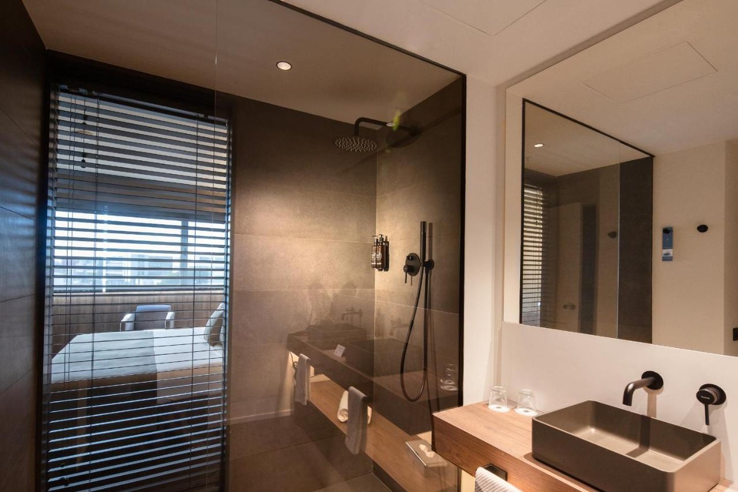 Barcelona Airport Hotel 85/86
