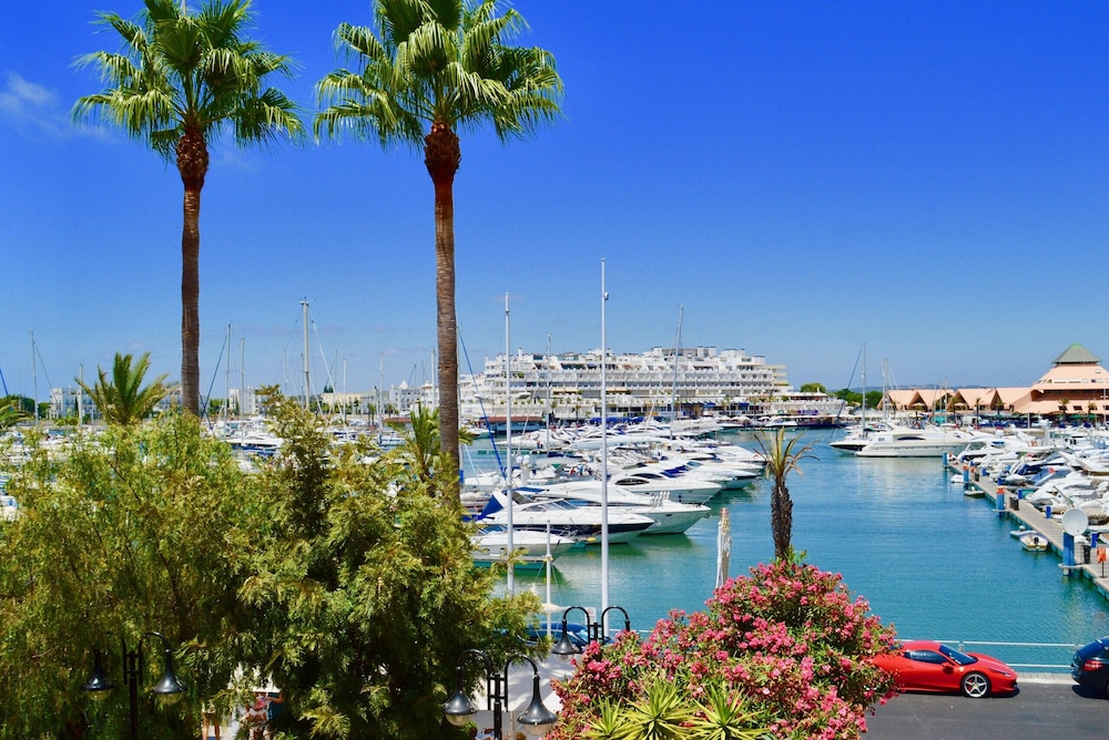 Marina Plaza by Garvetur 59/66