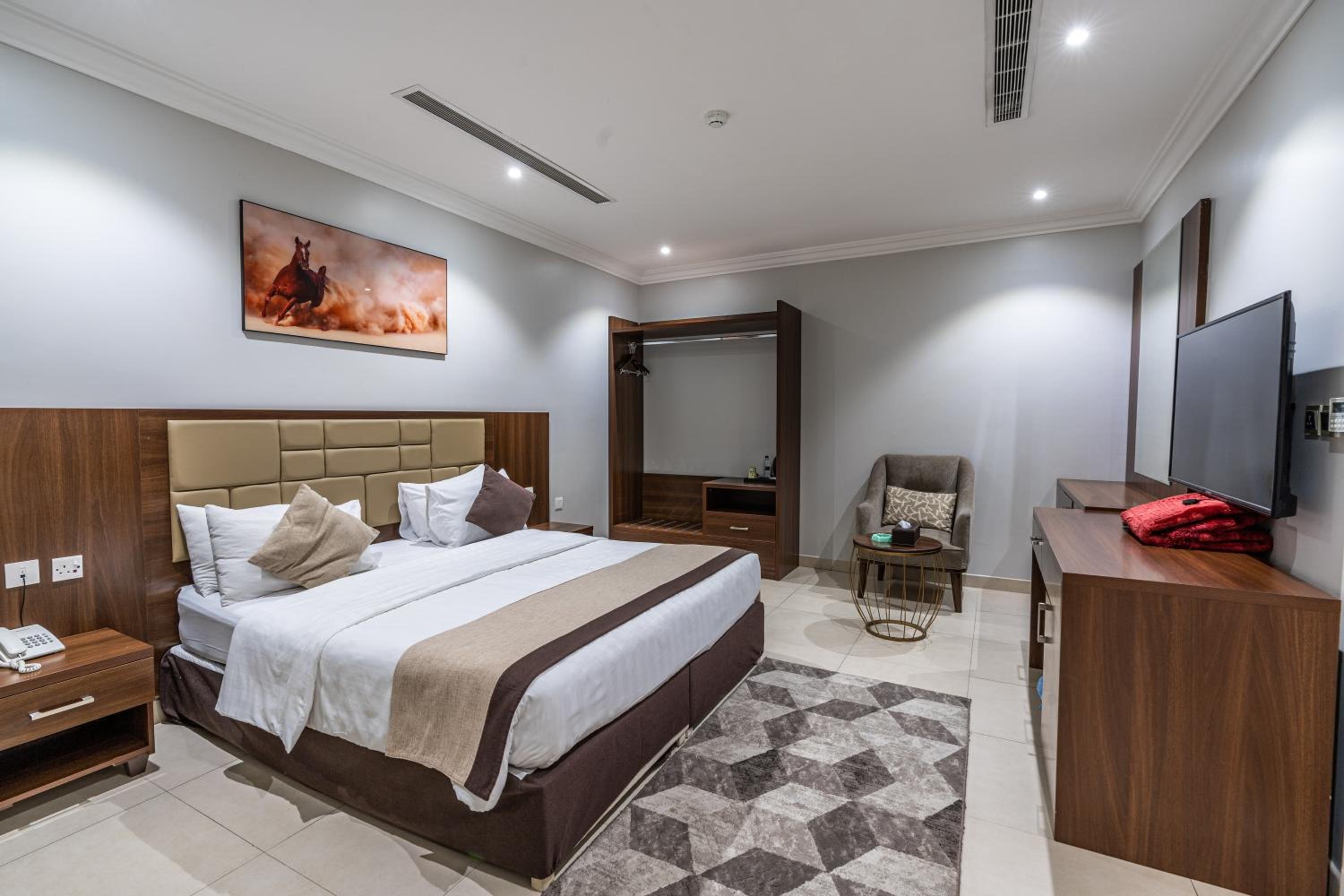 XYZ Hotel Al Falah 6/18