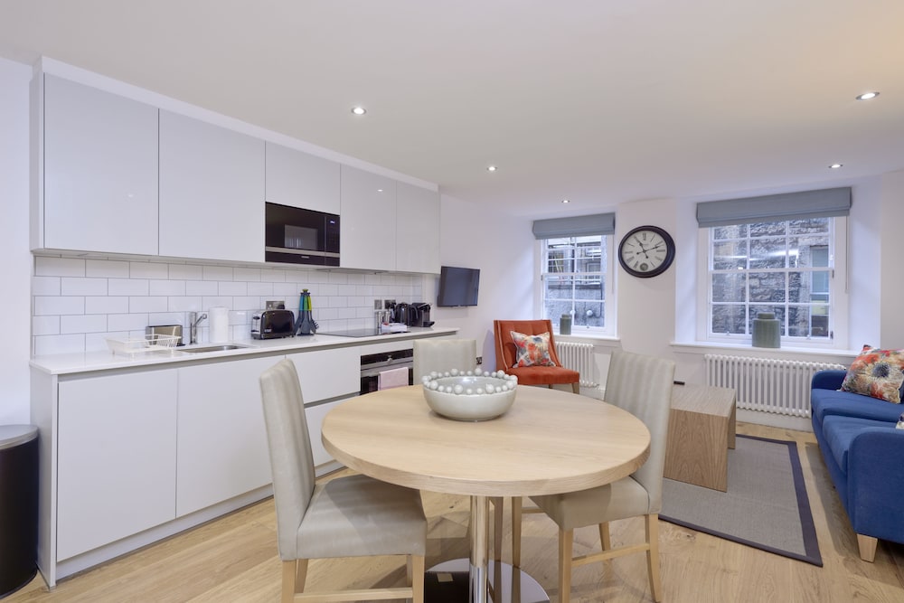 Destiny Scotland New Town Apartments 11/15