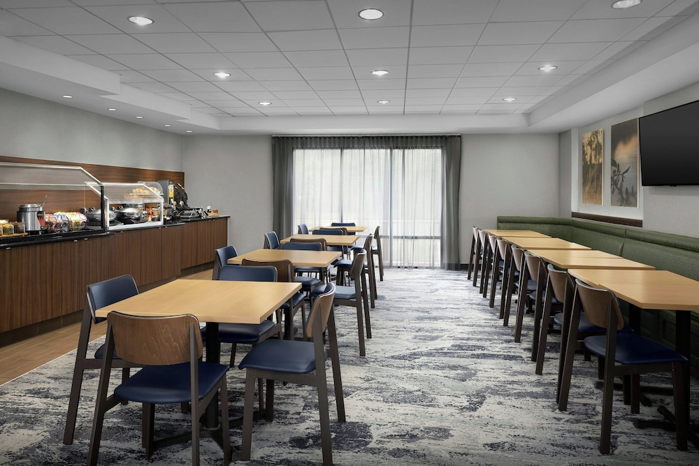 Fairfield Inn And Suites Winston Salem Hanes Mall 55/71