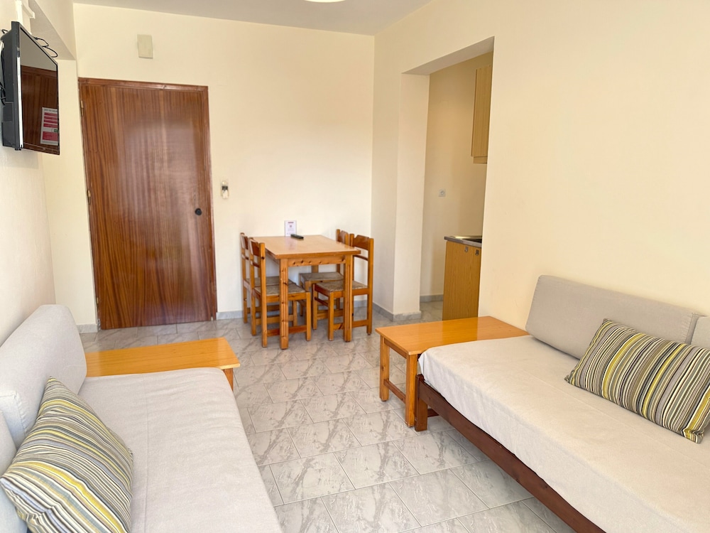 DOMENICA HOTEL 30/49