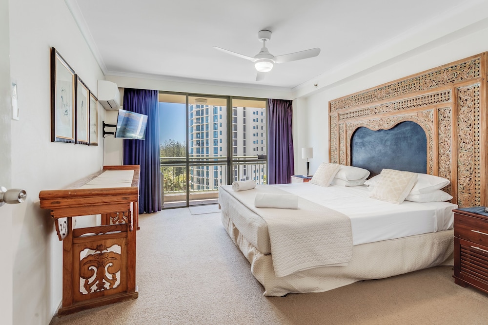 The Meriton On Main Beach 14/50