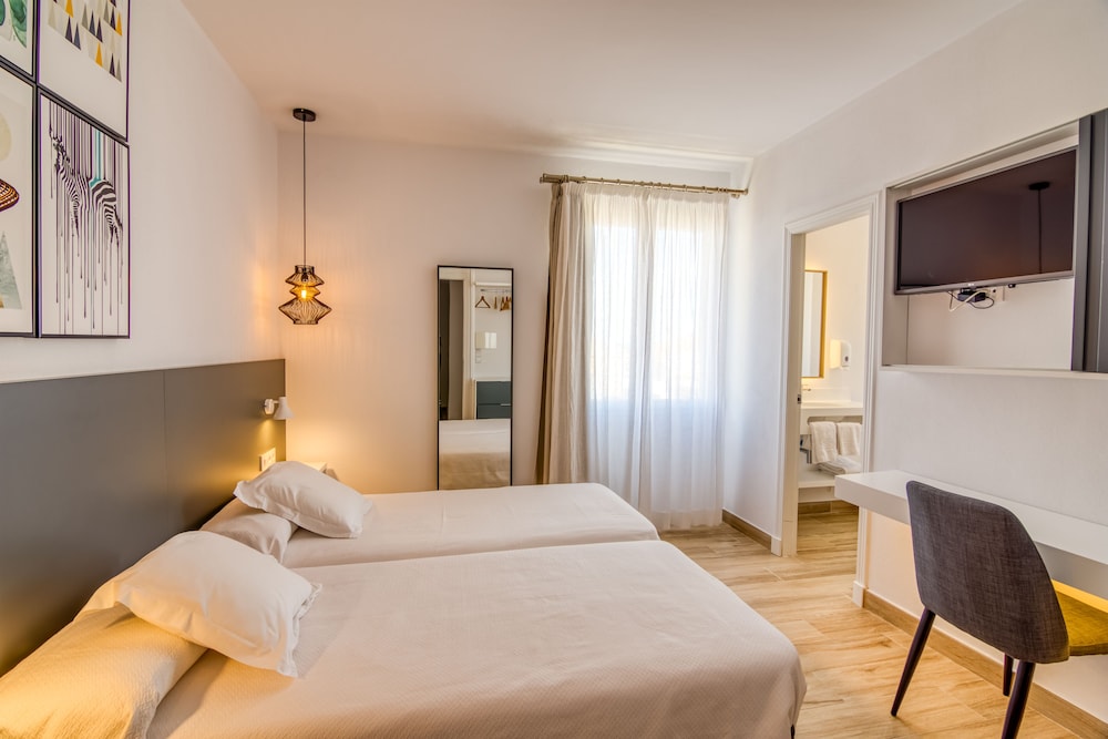 Hostal La Isla 2/32