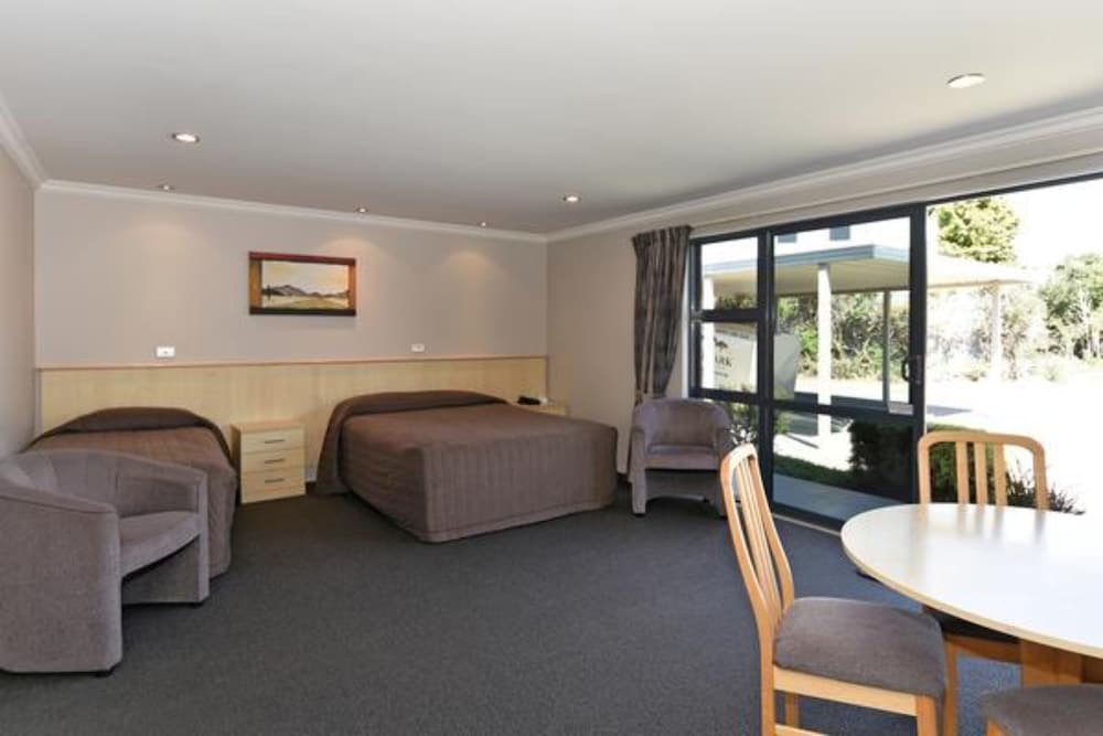 Grove Park Motor Lodge 47/74