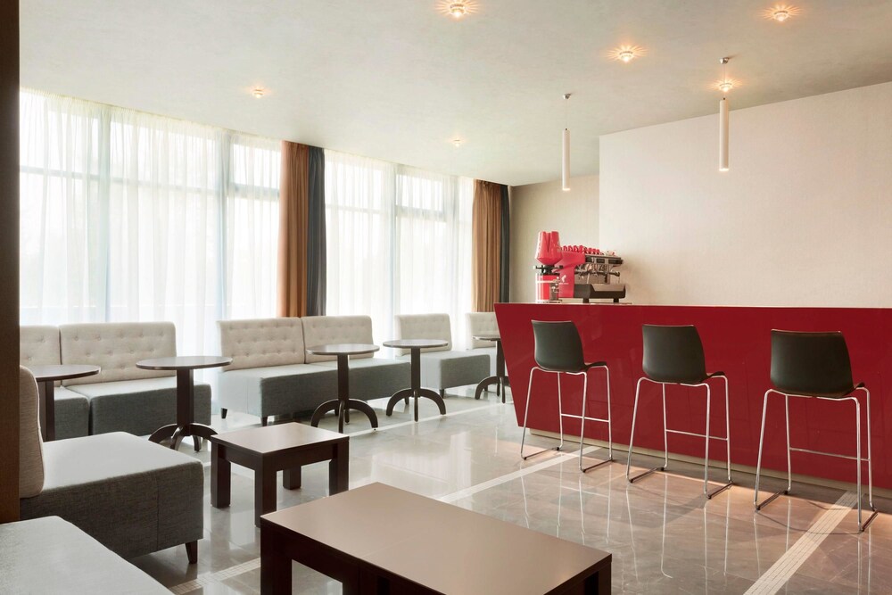Ramada by Wyndham Constanta 39/51