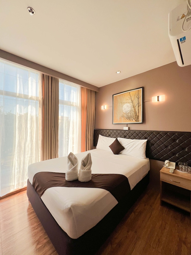 Cebu Capitol Central Hotel and Suites powered by Cocotel 35/55