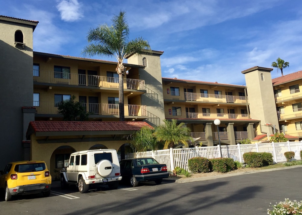 Days Inn by Wyndham Buena Park 1/34
