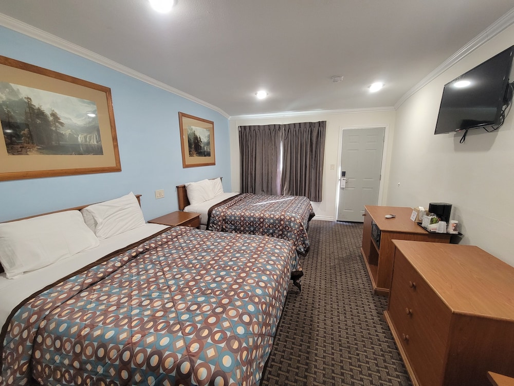 Townhouse Motel 21/57