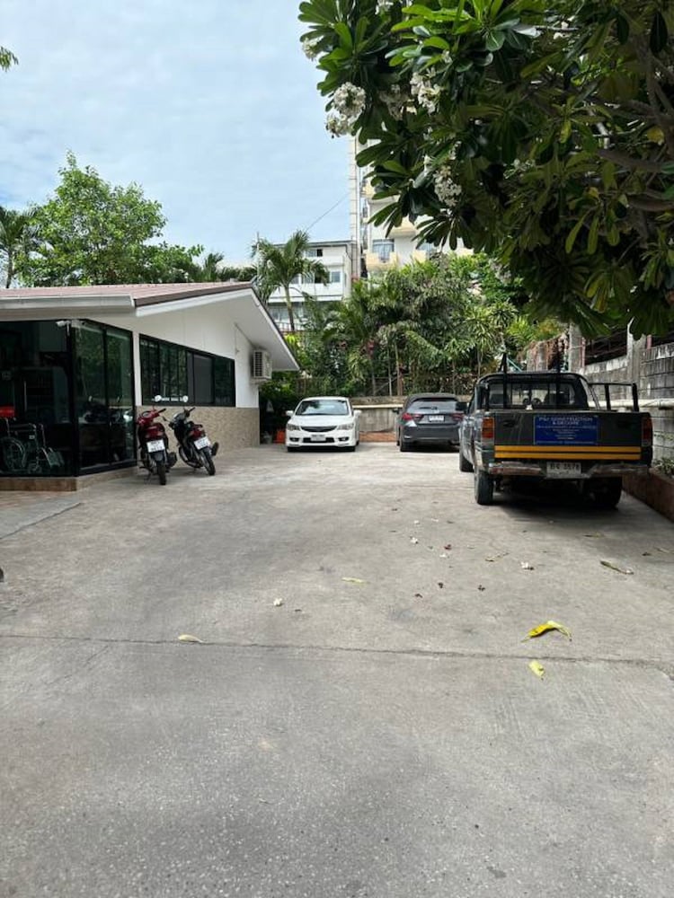 Capital O 75379 Sabai Living Pattaya 42/50