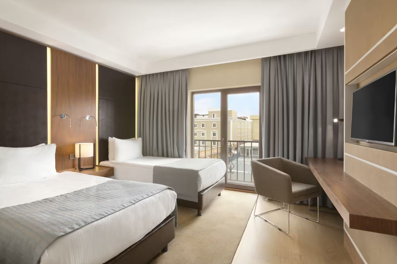 Standard, Twin Beds