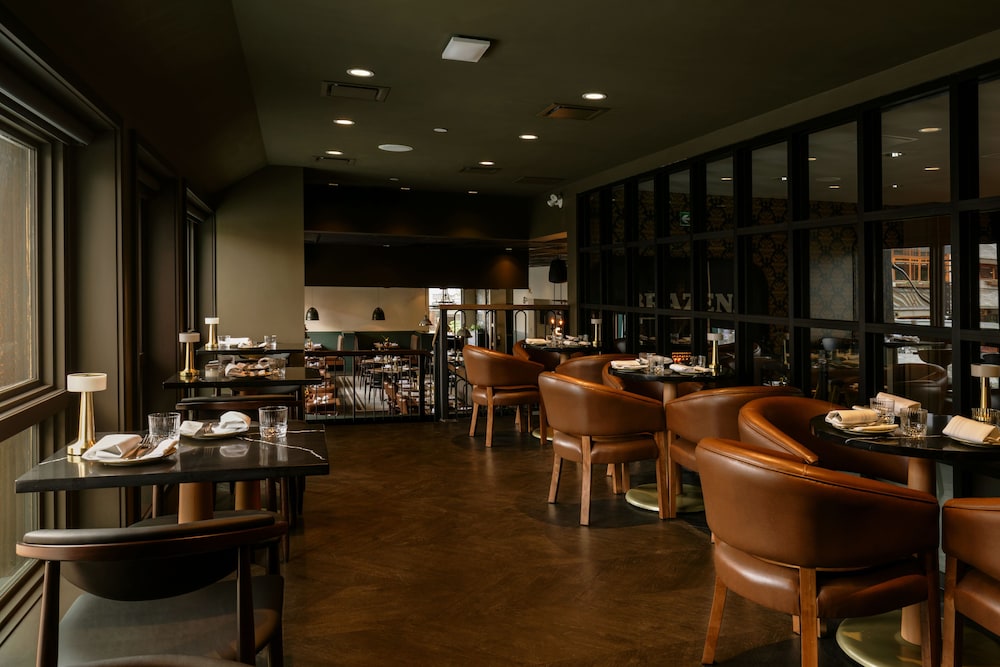 Mount Royal Hotel 40/50