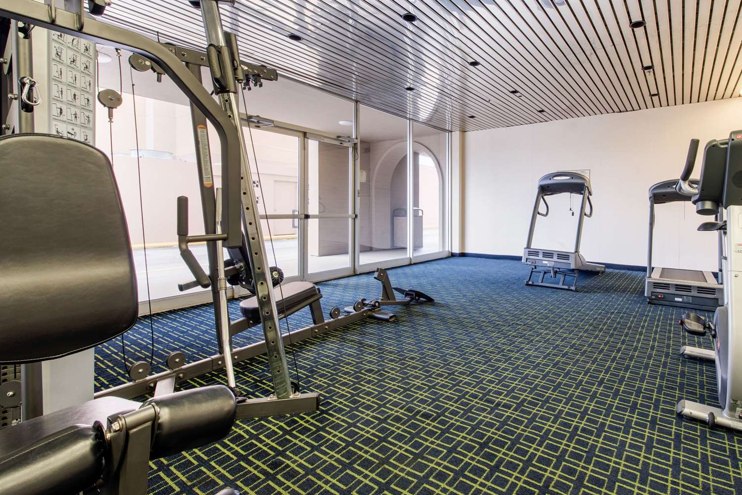 Quality Inn & Suites Charleston - Civic Center 21/28
