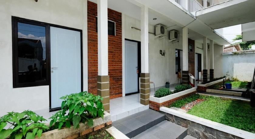 RedDoorz near Moro Mall Purwokerto 6/43