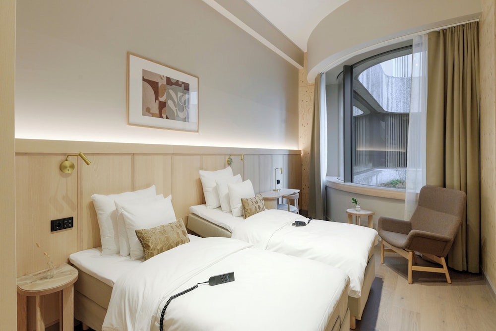 SOLO, TWIN BEDS, ACCESSIBLE