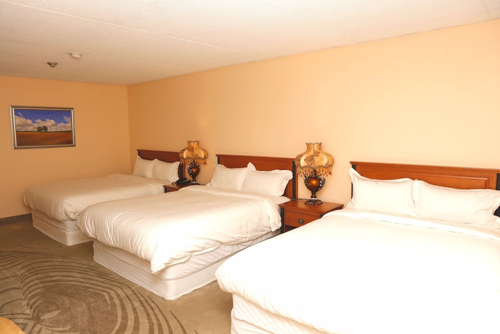Fullerton Manor Inn 10/37