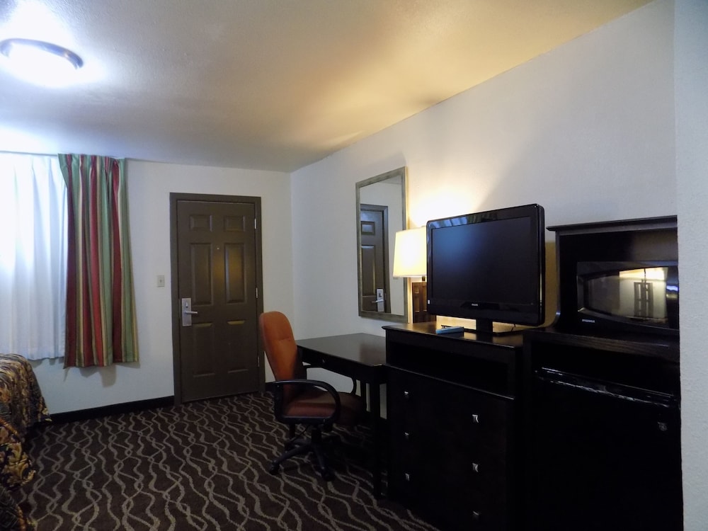 Budget Inn 19/25