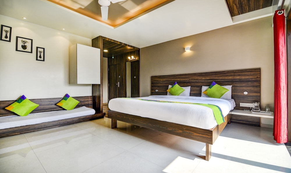 Treebo Shree Sai Suites 20/32