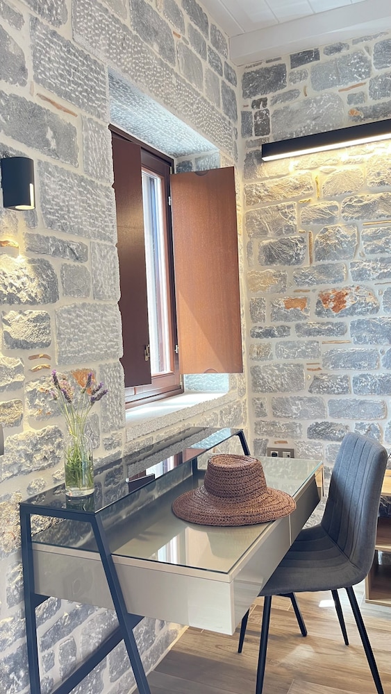 Manifest Boutique Hotel 20/50