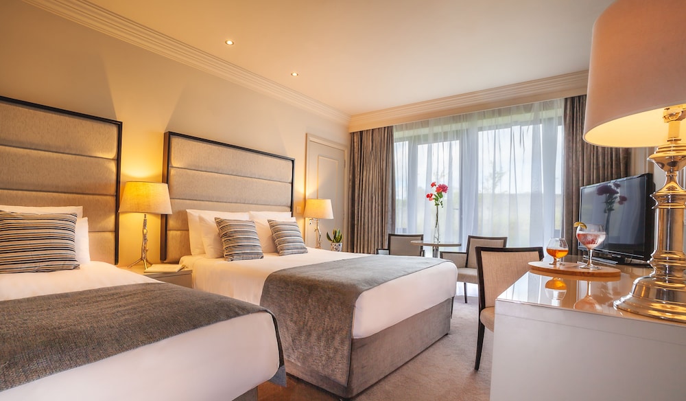 The Connacht Hotel 18/49